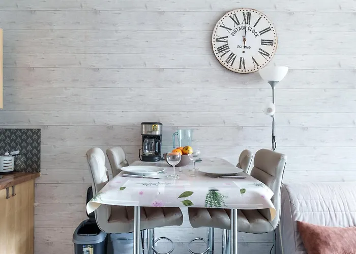 Belle Hutte - Montagne Et Parking Prive 아파트